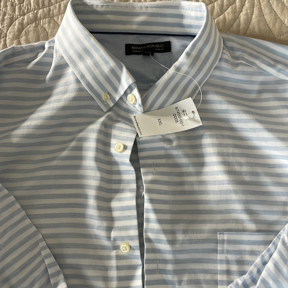 Mens XXL Banana Republic button down collar shirt light blue horizontal stripes